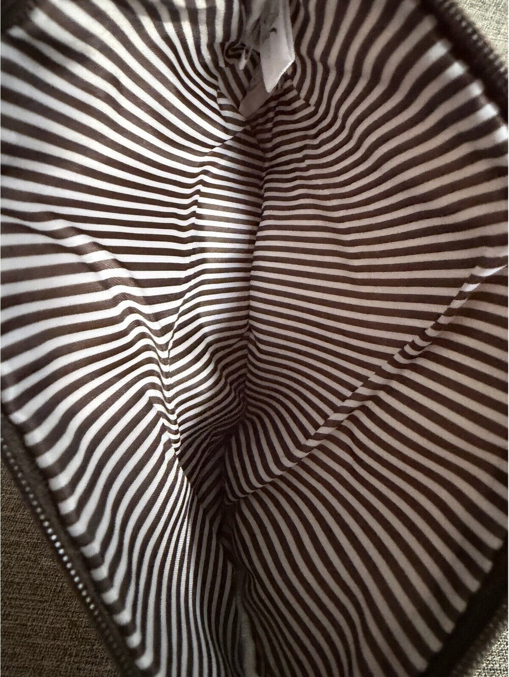 Thirty One Mini Zipper Pouch Hampton in Taupe - Picture 3 of 5